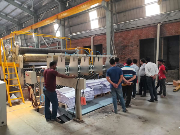 Paper cutting machine
